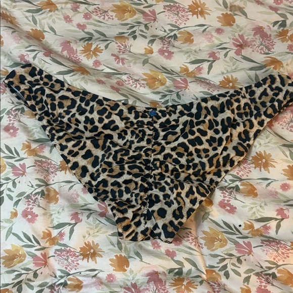 Leopard Print Bikini Bottoms Victoria's Secret Brazilian L - Picture 2 of 3